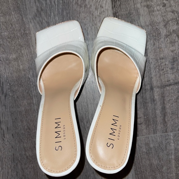 Brand new never worn heels - Picture 5 of 5